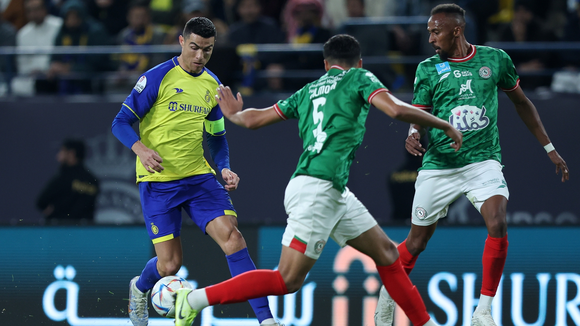 Cristiano Ronaldo nearly scores bicycle kick on Al-Nassr debut! 