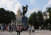 En un lugar de privilegio de La Habana, frente al Museo de la Revolución (antiguo Palacio presidencial) está emplazada  la escultura ecuestre de José Martí. Es una copia exacta y única de la que está erigida en el Parque Central de Nueva York, obra de la escultora estadounidense Anna Vaughn.