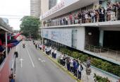 Cubanos reciben a su equipo de béisbol