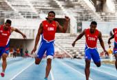 Roberto Skyers y Reynier Mena, al centro, continúan siendo los ejes del 4x100 varonil.