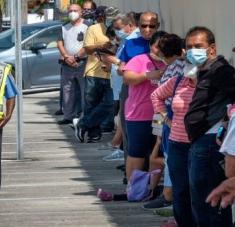 EE.UU. lidera los listados con las cifras más altas de casos confirmados y de muertes en el mundo por la Covid-19. Foto: EFE