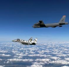 Rusia no busca una nueva carrera armamentista, pero se ve obligada a mejorar sus capacidades de combate en respuesta a las acciones hostiles de la Alianza Atlántica, sostiene Serguéi Shoigú. Foto: Reuters.