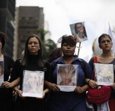 Mujeres brasileñas se movilizan en contra de la violencia de género en el país suramericano. Foto: Reuters