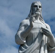 Los guardianes de la habana, esas bellas y exóticas estatuas que le dan vida a esta ciudad de más de 500 años de fundada, El Cristo de Casablanca que se yergue majestuosamente en la bahía de La Habana 