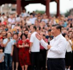 El presidente Xi recordó a los marines su responsabilidad de salvaguardar el territorio y la soberanía de China. Foto: EFE