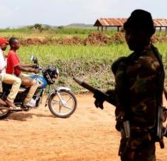 La violencia en la RD del Congo provoca la proliferación de grupos armados, el secuestro de niños y los ataques a escuelas y hospitales. Foto: Reuters