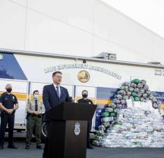 Durante las últimas semanas, el organismo estadounidense ha confiscado más de dos toneladas de drogas provenientes de México. Foto: AP