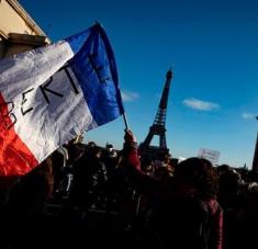 Miles de personas han protestado contra el proyecto de seguridad impulsado por el gobierno de Emmanuel Macron. Foto: EFE