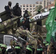 Misiles presentados por el Movimiento de Resistencia Islámica Palestina (HAMAS) en un desfile militar en Gaza.