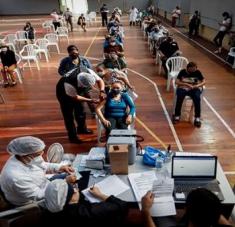 Paraguay registró 3.031 casos positivos y 98 decesos por coronavirus en las últimas 24 horas. Foto: EFE