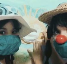 Esta elocuente joven desde 2014 pertenece al Grupo Nacional de Payasos Terapéuticos de Cuba, el cual involucra a numerosos creadores voluntarios de varias provincias del país, muchos de los cuales, en estos momentos tan difíciles, se han unido desde las redes sociales con iniciativas similares.