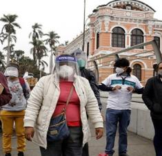 La cifra de contagios y muertes por la  Covid-19 en Perú comenzaron a aumentar nuevamente desde el desconfinamiento el pasado 1 de julio. Foto: Xinhua