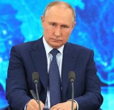 El presidente Vladimir Putín llamó a la adhesión de principios humanistas en la política exterior global, eliminando las restricciones y bloqueos comerciales. Foto: Kremlin.ru