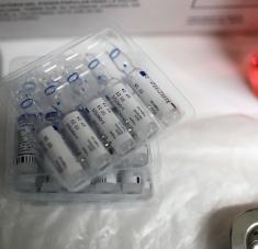 El primer envío del fármaco al país europeo ha sido entregado este 1 de marzo. Foto: Reuters.