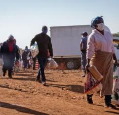 El presidente sudafricano ha recalcado que las interrupciones causadas por el coronavirus global y localmente han exacerbado las vulnerabilidades económicas de Sudáfrica y las perspectivas de crecimiento. Foto: Xinhua
