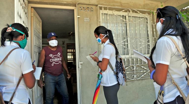 inculados también en esa imprescindible tarea productiva están hoy 310 universitarios en 18 brigadas voluntarias desplegadas en todos los municipios de la localidad. Foto: Yaymara Villaverde Marcé.