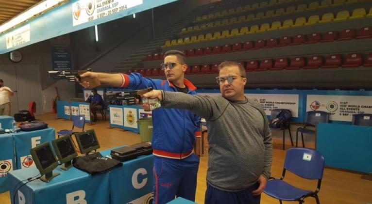 Jorge Félix (izq.) y el as y plata olímpica Leuris Pupo tienen una compenetración profunda en los entrenamientos. Foto: Tomada de JIT.