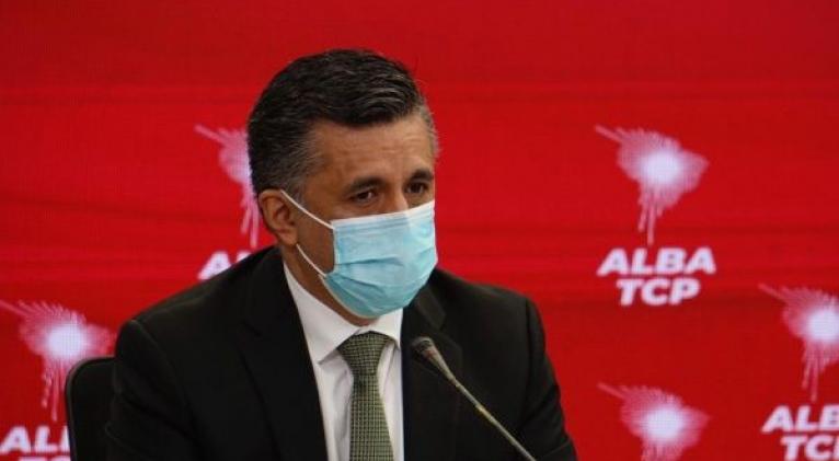 El secretario ejecutivo del ALBA-TCP, Sacha Llorenti destacó la creación de un Fondo Humanitario para atender temas como la salud, la educación y la alimentación en la región. Foto: ALBA - TCP