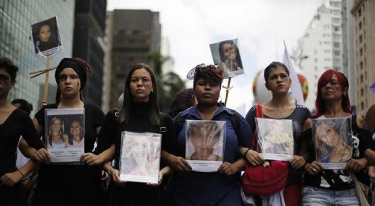 Mujeres brasileñas se movilizan en contra de la violencia de género en el país suramericano. Foto: Reuters