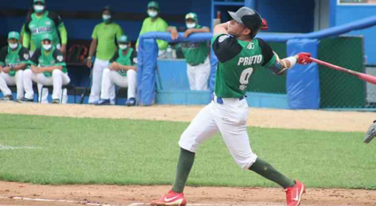 César Prieto no solo se ha convertido en líder indiscutible de cienfuegos, también lo ha sido como hombre proa en el equipo Cuba. 