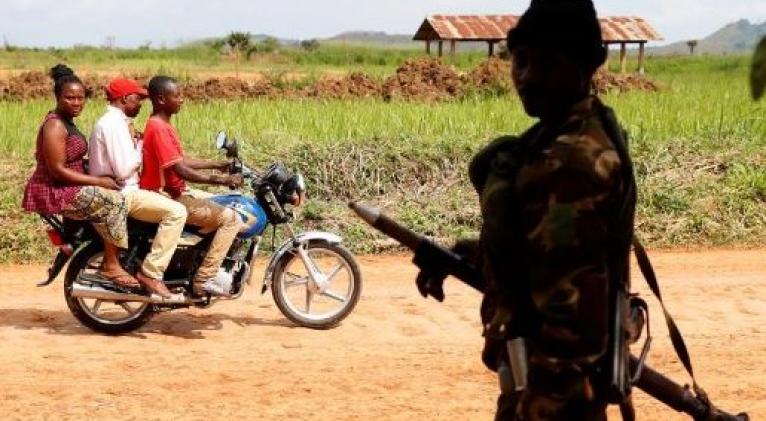 La violencia en la RD del Congo provoca la proliferación de grupos armados, el secuestro de niños y los ataques a escuelas y hospitales. Foto: Reuters