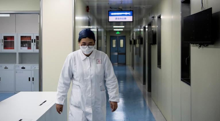 El director general del Centro Chino para el Control y la Prevención de Enfermedades inisite en que el covid-19 puede ser controlado solo si se logra eliminar la fuente de la infección.