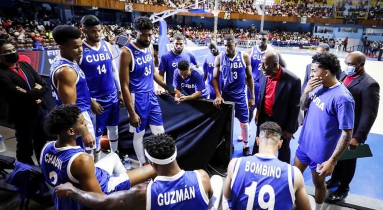 Cuba urge de ajustar las dinamicas de equipo para imponerse a Puerto Rico. Fotos: FIBA Américas.