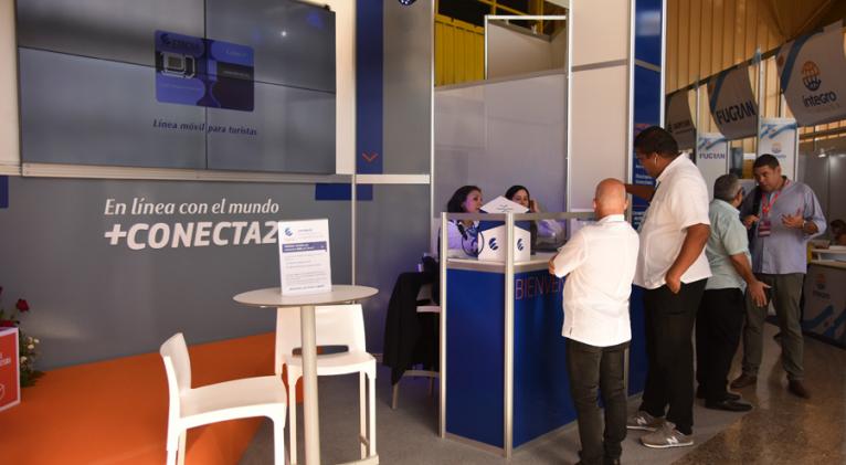 Stand de ETECSA en FIHAV 2022