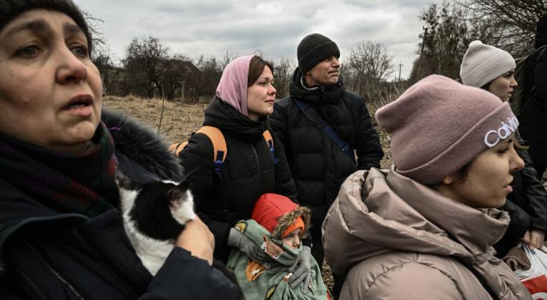El Ministerio de Defensa de Rusia anunció este sábado un alto al fuego temporal y la apertura de corredores humanitarios que permitirán la salida de la población civil de las ciudades de Mariúpol y Volnovaja. Foto: AFP.