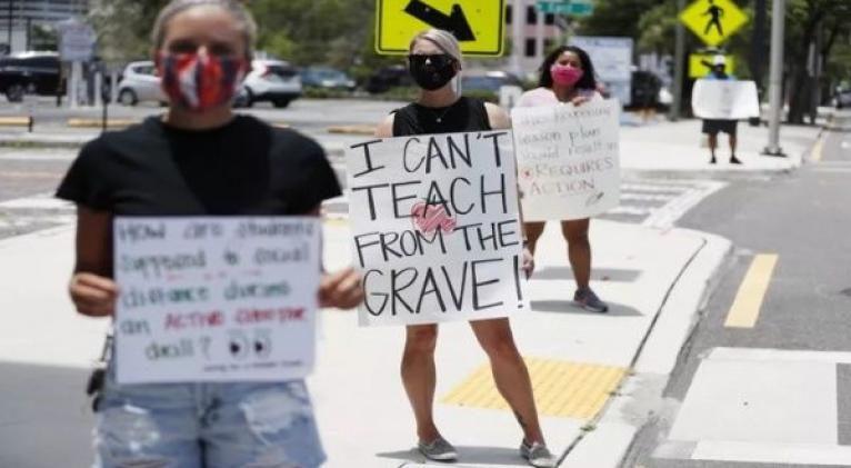 Profesores de la Florida se pronuncian contra la reapertura de las escuelas en ese estado. Foto: Newsweek