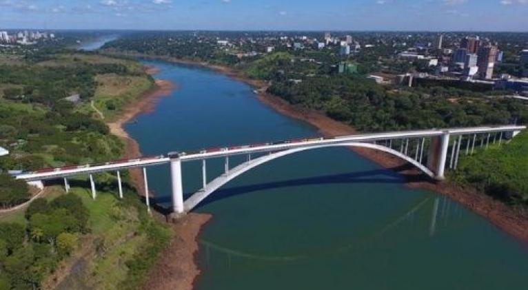 El decreto gubernamental de Brasil dispone extender hasta el 24 de octubre el cierre de sus fronteras por mar y tierra. Foto: @AndreteleSUR 