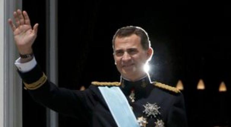 King Felipe VI of Spain appearing at the balcony of the Royal