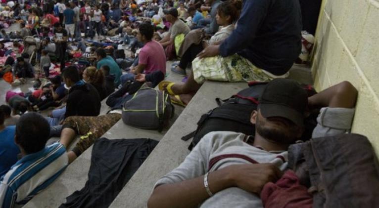 Caravana migrante marcha por Guatemala ante amenazas de Trump