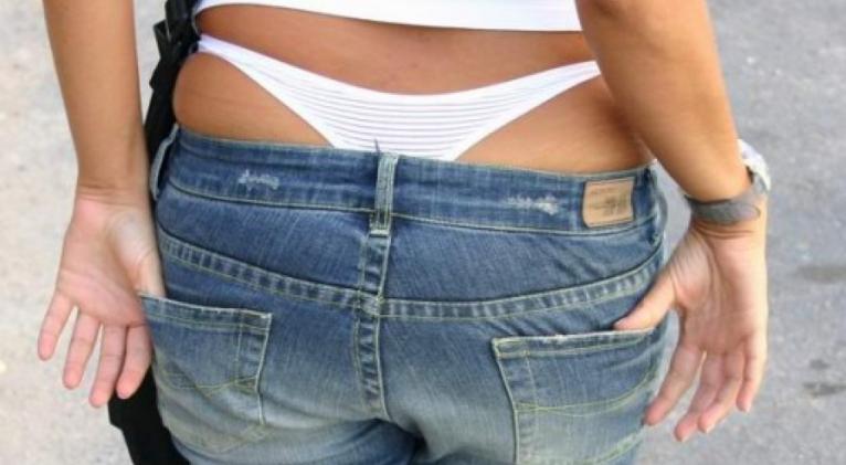 Desnatar Traición ley Prohíben a las mujeres usar los pantalones caídos en una ciudad de EE.UU. |  Cuba Si