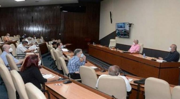 Durante la reunión se insistió, además, en la necesidad de potenciar un grupo de renglones que se pueden obtener a escala local o municipal, sin tener que esperar por las grandes industrias. Foto: Estudios Revolución.