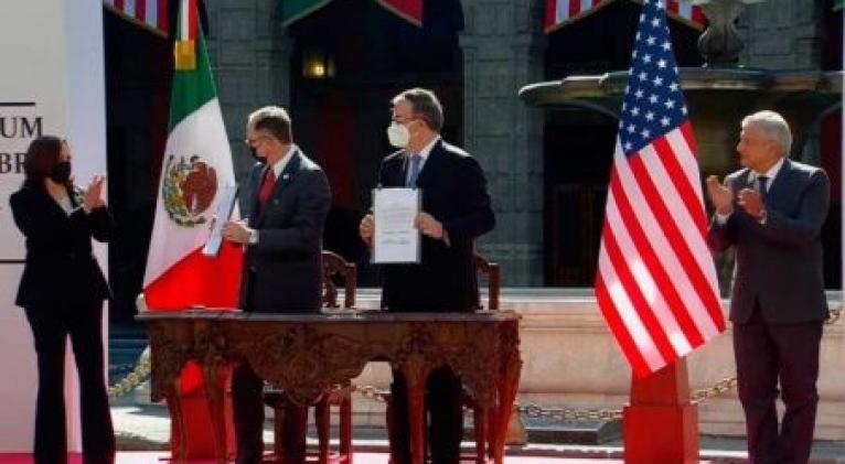 Kamala Harris afirmó que junto con México están entrando en una "nueva era" tras la reunión con el presidente mexicano. Foto: Excelsior