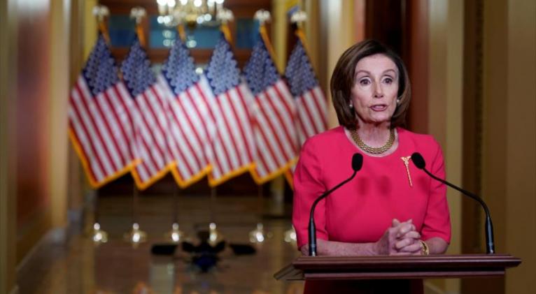 La presidenta de la Cámara de Representantes de EE.UU., Nancy Pelosi, en una rueda de prensa, 9 de abril de 2020. Foto: Reuters