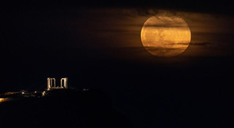 Se trata del primer eclipse lunar total en casi dos años y medio. Foto: Reuters.