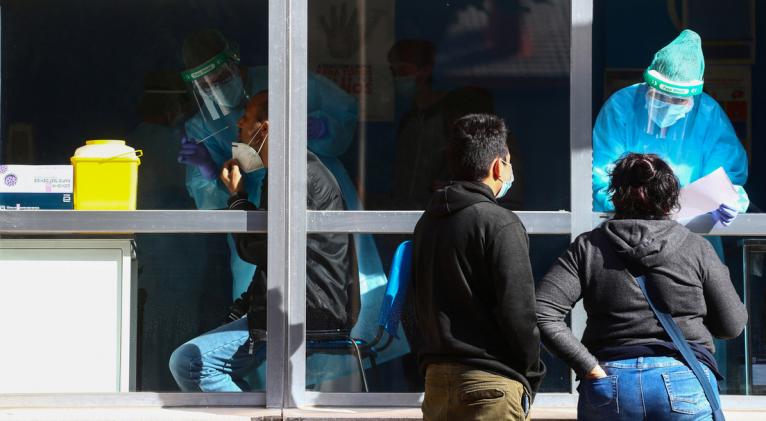 La prohibición de entrar y salir de la capital y de otros nueve municipios, entre otras restricciones, entró en vigor el pasado viernes por la noche, con la oposición del Gobierno regional. Foto: Reuters.