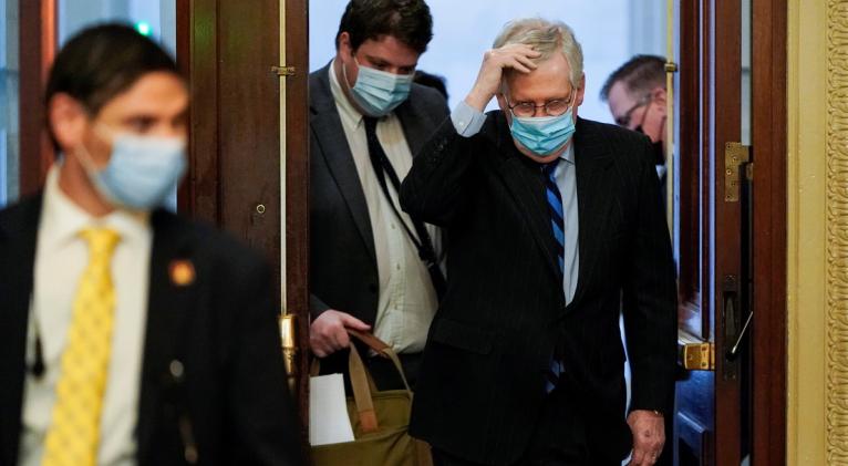 El líder de la mayoría republicana en el Senado, Mitch McConnell, en el Capitolio en Washington, EE.UU., 1 de enero de 2021. Foto: Joshua Roberts / Reuters