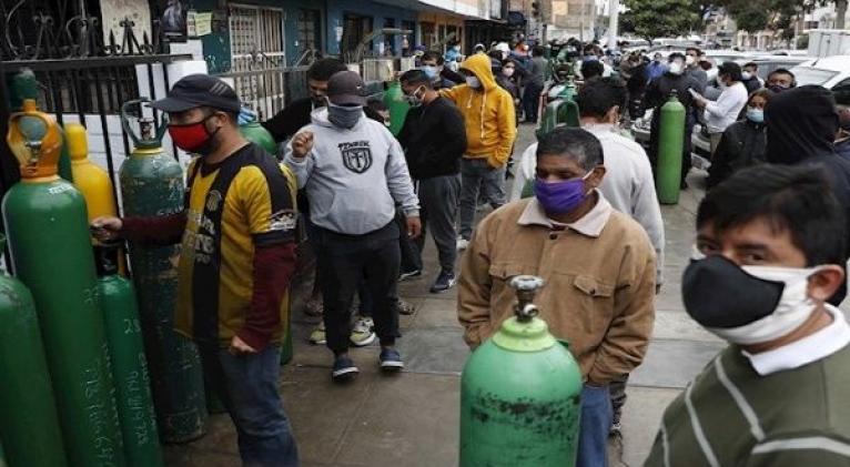 La pandemia del coronavirus ha llevado a Perú a enfrentar la carencia de oxígeno para el tratamiento de los pacientes hospitalizados. Foto: EFE