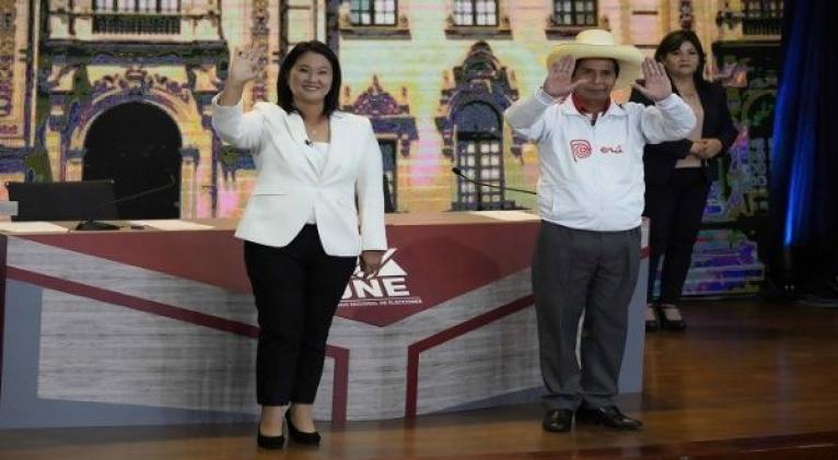 El candidato izquierdista, Pedro Castillo aspira a la presidencia por Perú Libre, mientras que Keiko Fujimori representa a Alianza Popular. Foto: EFE