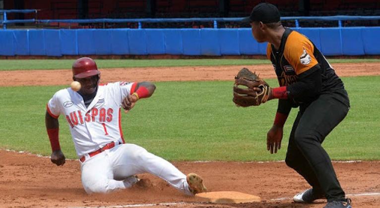 Los indómitos luchan por retornar a su condición de históricos de nuestros clásicos beisboleros. Foto: Tomada del periódico Sierra Maestra.