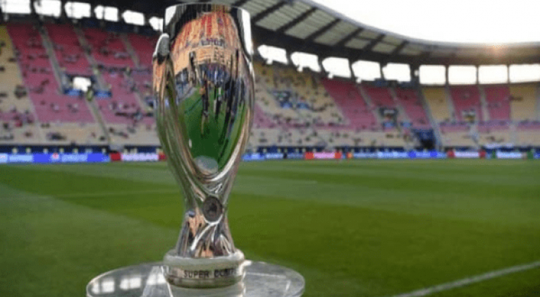 La UEFA espera utilizará la Supercopa como una prueba piloto para el regreso de aficionados a sus partidos de fútbol. Foto: @noticias24