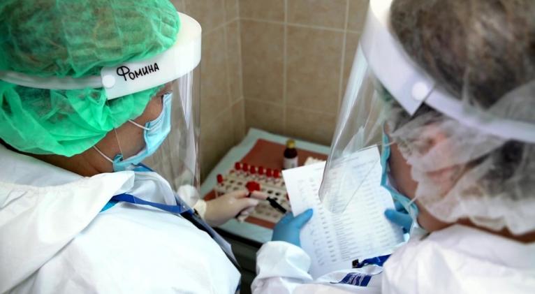 La vacuna Sputnik V, que fue registrada el 11 de agosto, ya pasó los ensayos clínicos, durante los cuales mostró "un perfil de seguridad muy bueno". Foto: Ministerio de Defensa de Rusia / Sputnik.