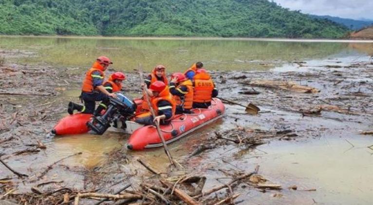 El tifón Molave arribo a Vietnam el domingo impactando la isla de Luzón, Mindoro, la isla de San Miguel, el municipio de Malinao. Foto: EFE