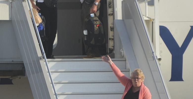 Los pasajeros del crucero transitaron desde el puerto de Mariel al aeropuerto José Martí. Foto: Roberto Suárez