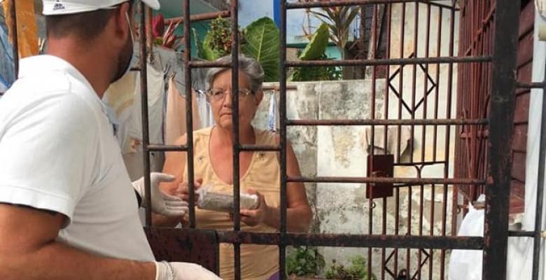 Ya volverán los cubanos a disfrutar del café Crystal, entre abrazos y besos, cuando el coronavirus sea solo un mal recuerdo.