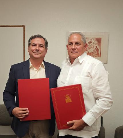 partido_comunista_de_cuba_y_partido_comunista_portugues_consolidan_sus_vinculos_mediante_la_firma_de_acuerdo_de_intercambio_y_cooperacion.jpg