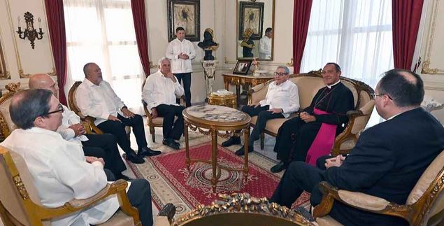 Expresan líderes de Cuba condolencias por deceso de papa Francisco 